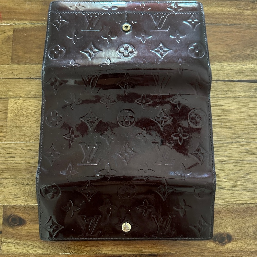 Louis Vuitton Wallet - Picture 2 of 3